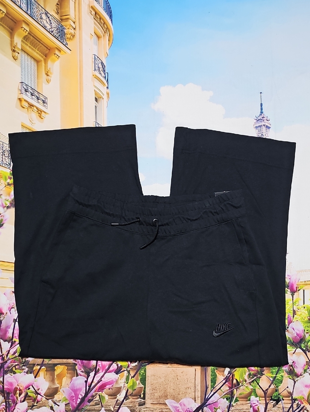 Nike Loose Fit Cropped Joggers Pants Size Small NWT